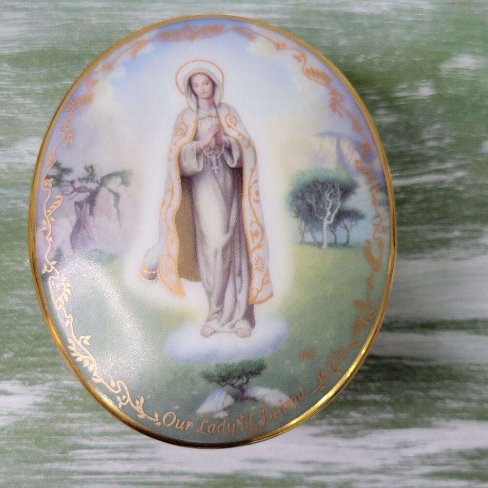 Ardleigh Elliott Our Lady of Fatima Porcelain Music Box Vintage
